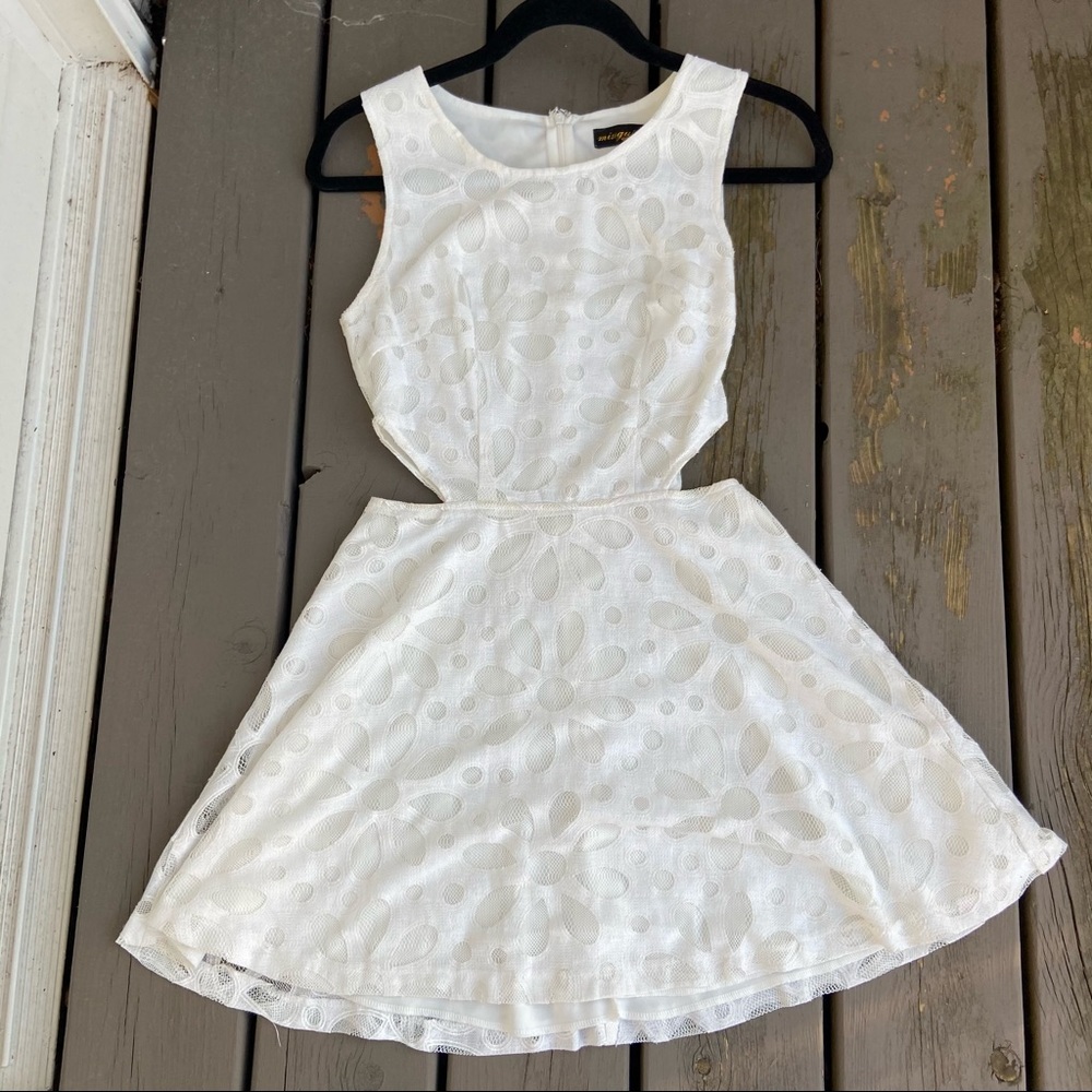 MISSGUIDED White Dress